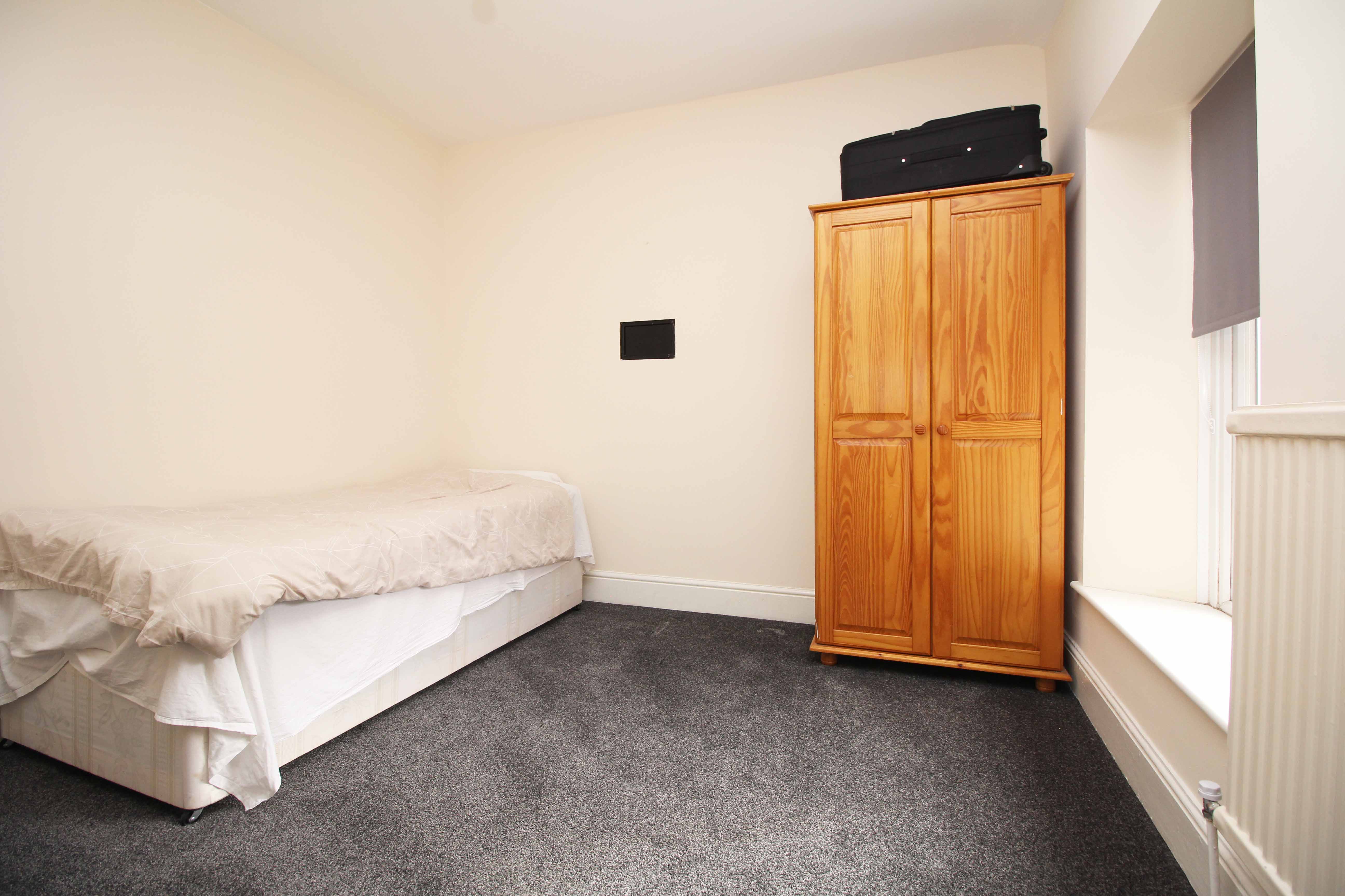 Bridgend Road, Llanharan CF72 9RA  Interior