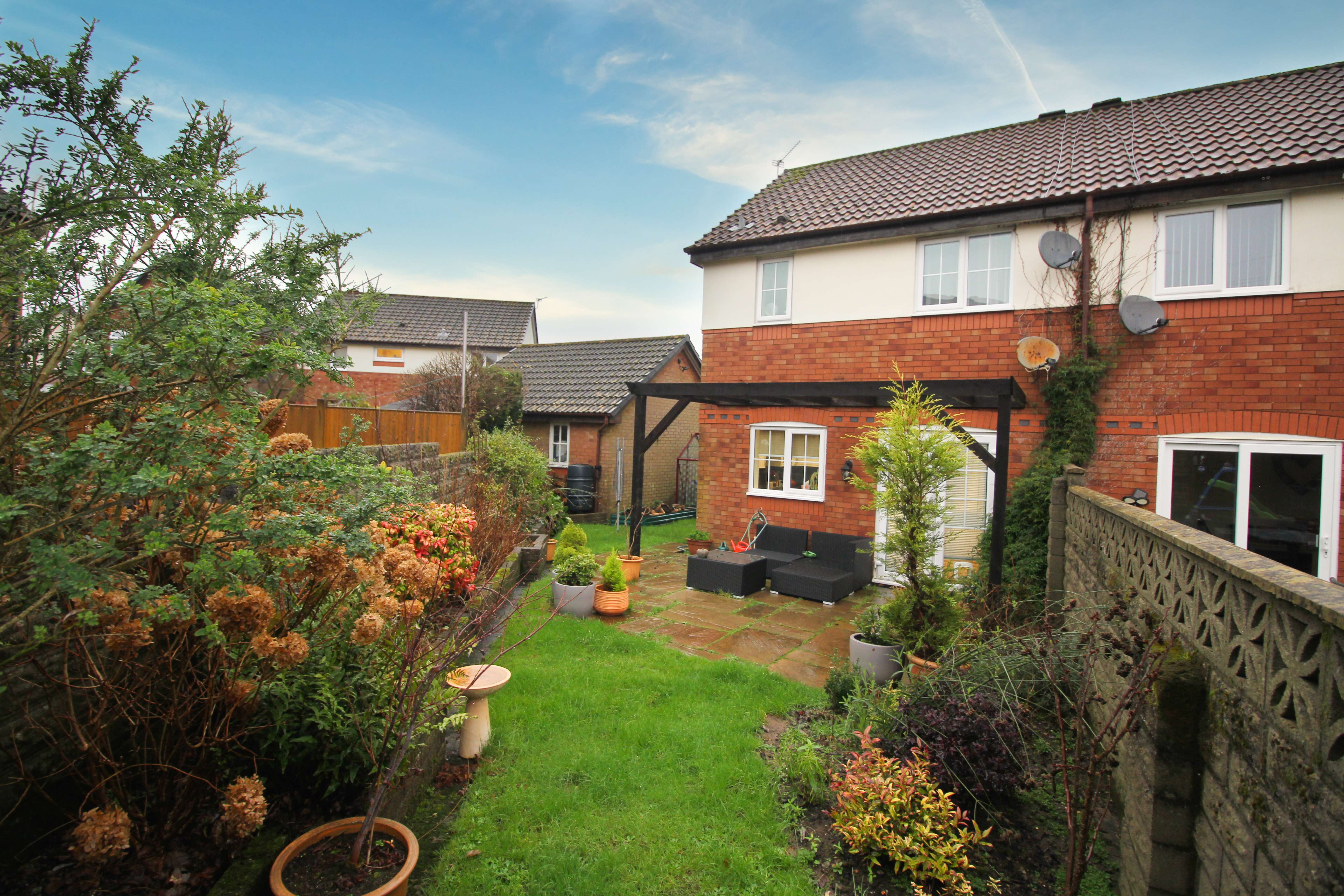 Llwyn Onn, Tyla Garw, CF72 9EU  Interior